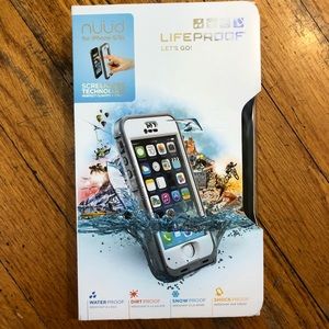 iPhone life proof case